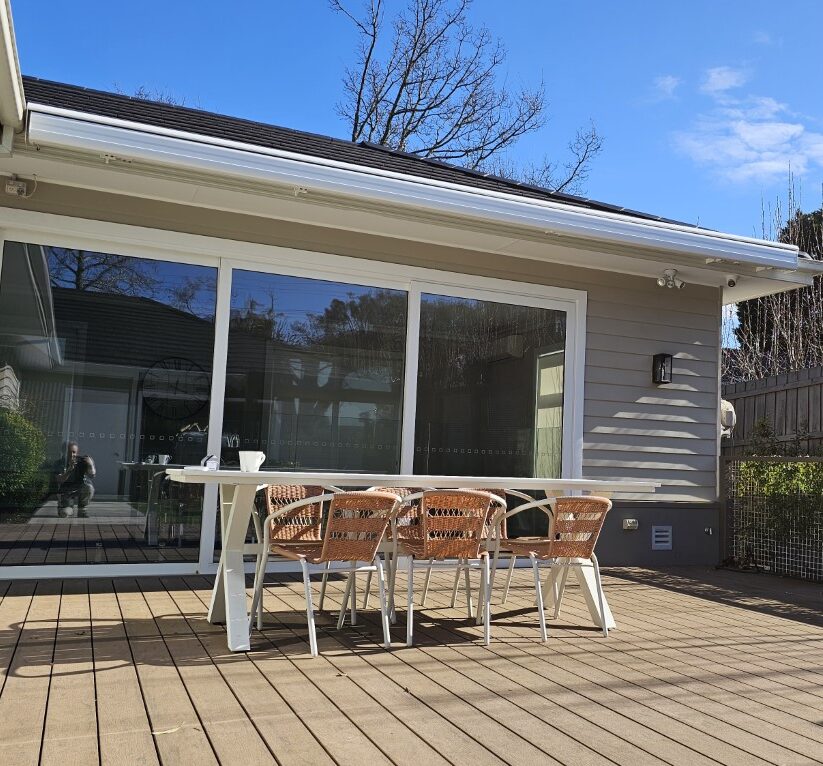 BAT 2020 Semi-Cassette Awning